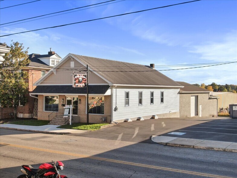 128 W 3rd St, Waynesboro, PA à vendre - Photo de l’immeuble – Image 3 sur 50