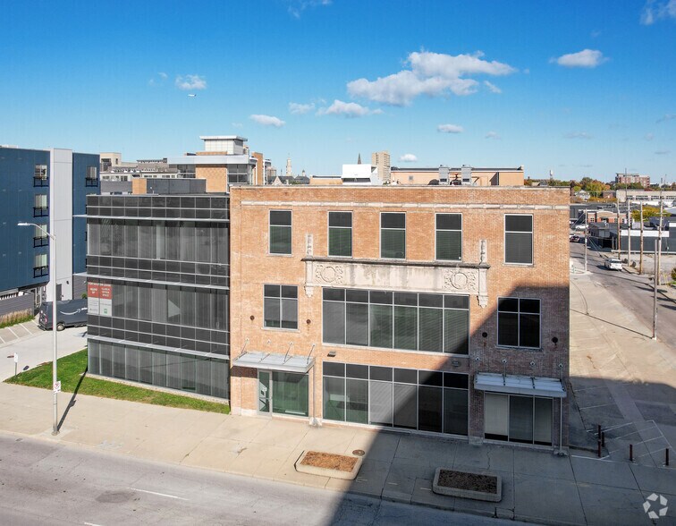 550 E Washington St, Indianapolis, IN à louer - Photo de l’immeuble – Image 2 sur 2