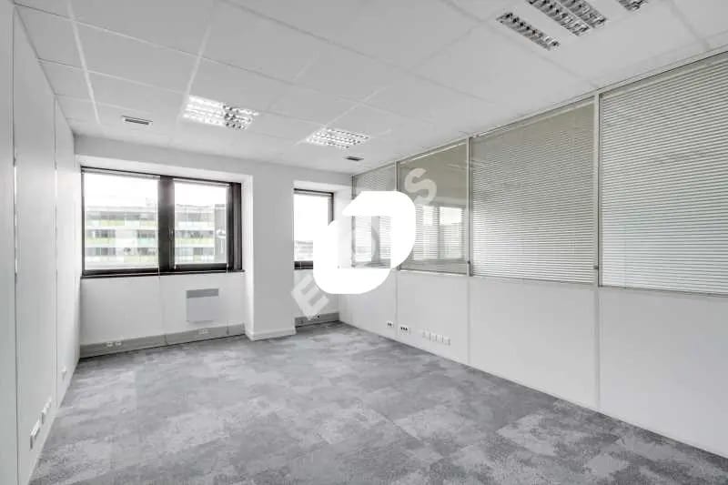 153 Bis Avenue Jean Lolive, Pantin à louer - Photo de l’immeuble – Image 2 sur 14