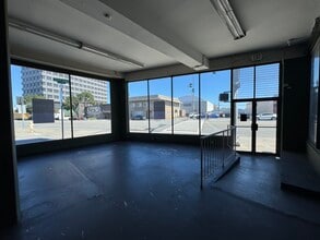 2200 S El Camino Real, San Mateo, CA à louer Photo intérieure– Image 2 sur 12