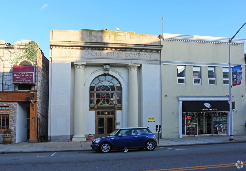 45 N Village Ave, Rockville Centre, NY à vendre - Photo de l’immeuble – Image 3 sur 32