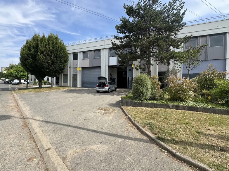9 Chaussée Jules César, Osny à vendre - Photo de l’immeuble – Image 1 sur 19