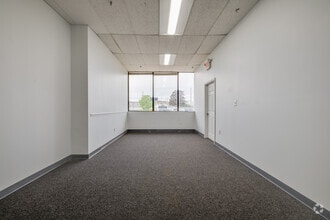 450-460 Veterans Dr, Burlington, NJ à vendre Photo intérieure– Image 2 sur 8