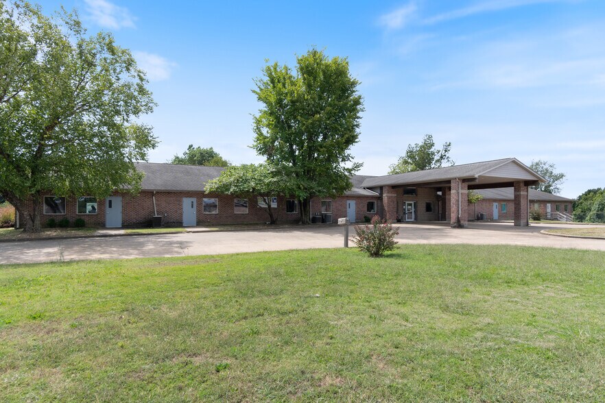 185 Rebecca St, Gentry, AR à louer - Photo de l’immeuble – Image 3 sur 53