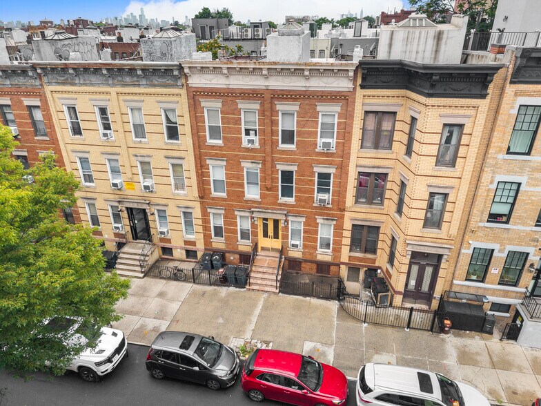 17-21 Madison St, Ridgewood, NY à vendre - Photo de l’immeuble – Image 2 sur 15