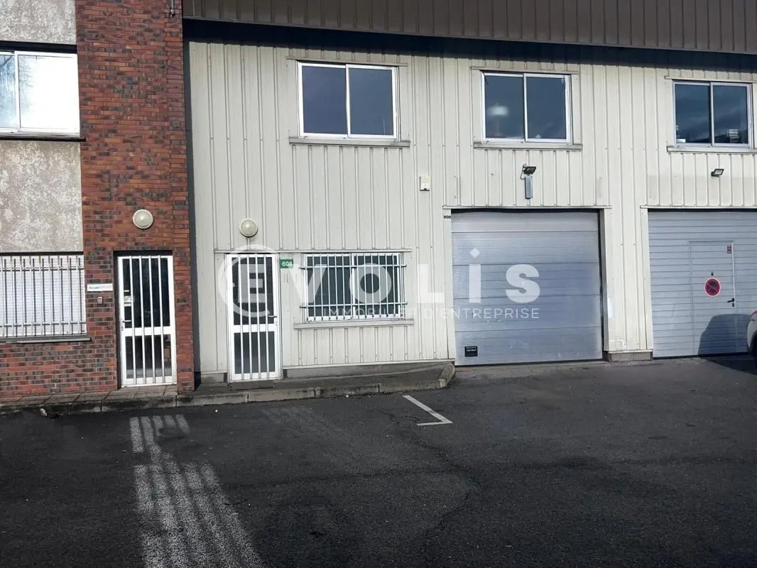 Local d’activités dans Lisses à louer Photo de l’immeuble– Image 1 sur 5