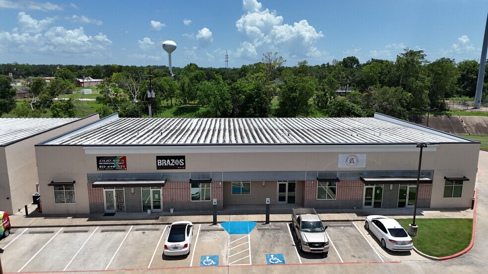 1517 FM 359 Rd, Richmond, TX à louer - Photo de l’immeuble – Image 1 sur 5