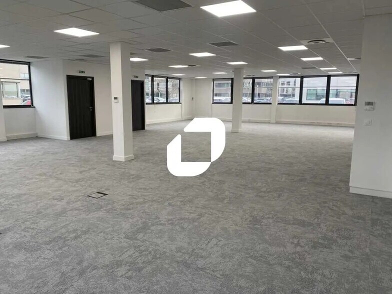 Bureau dans Pessac à louer - Photo de l’immeuble – Image 2 sur 9