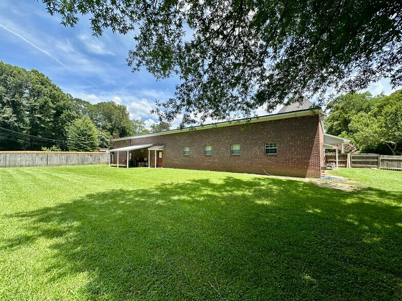 807 Monroe St, Clinton, MS à vendre - Photo de l’immeuble – Image 3 sur 21