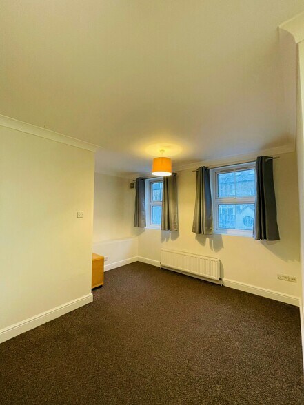 82-84 Seven Sisters Rd, Londres à vendre - Photo de l’immeuble – Image 3 sur 8