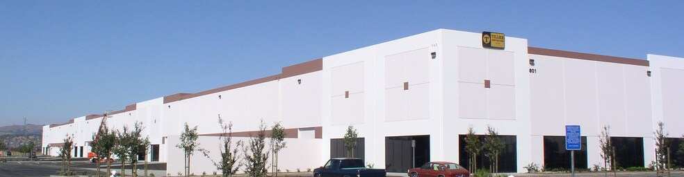 801 Chadbourne Rd, Fairfield, CA à louer - Photo de l’immeuble – Image 2 sur 18