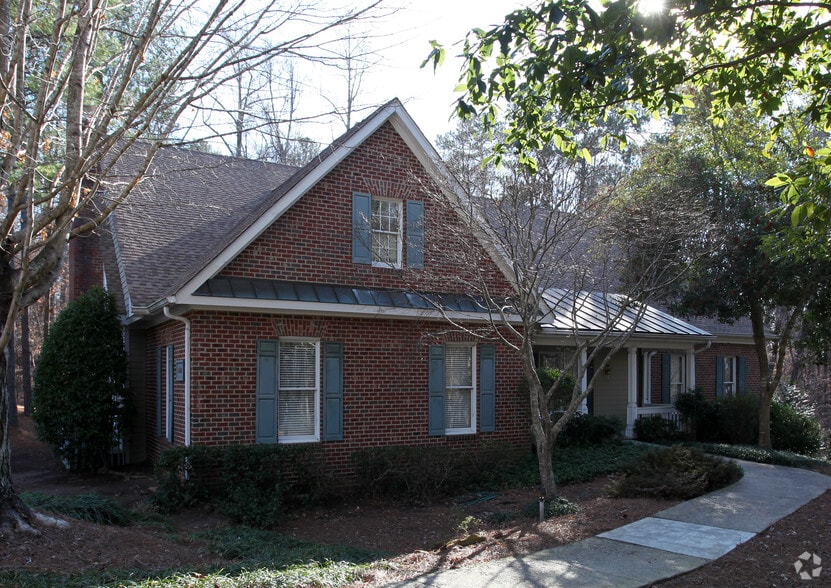 5501 McNeely Dr, Raleigh, NC à louer - Photo principale – Image 1 sur 46