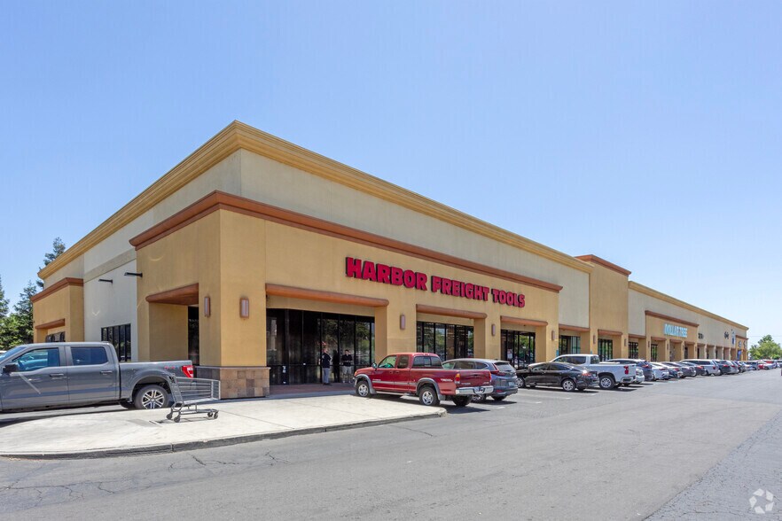 4416-4500 W Shaw Ave, Fresno, CA à louer - Photo principale – Image 2 sur 2