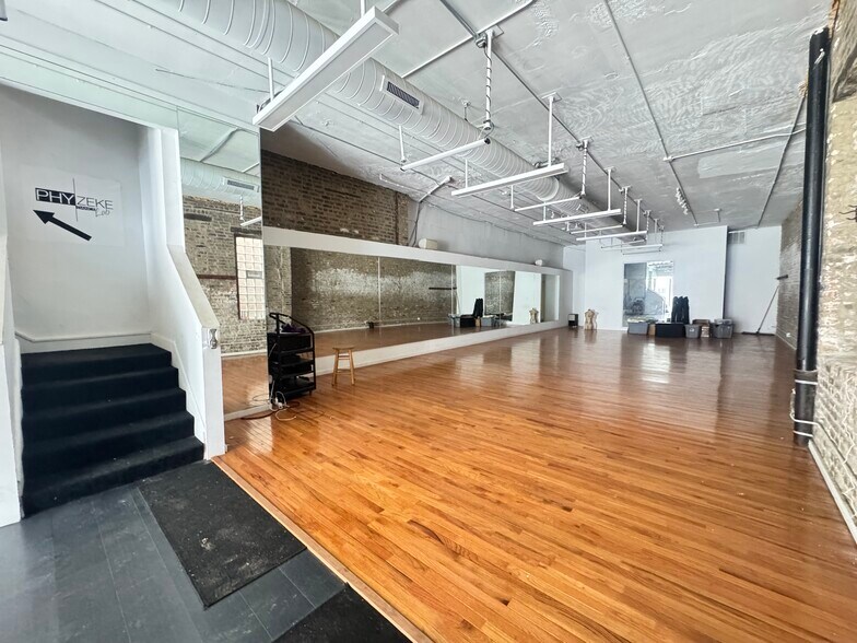 1654 W Chicago Ave, Chicago, IL à vendre - Photo de l’immeuble – Image 3 sur 12