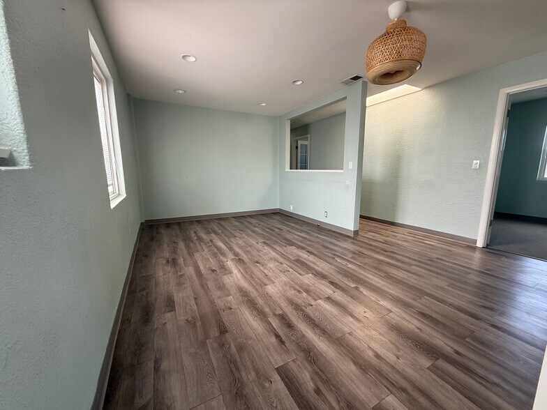 115-117 W Plaza St, Solana Beach, CA à louer - Photo intérieure – Image 3 sur 6