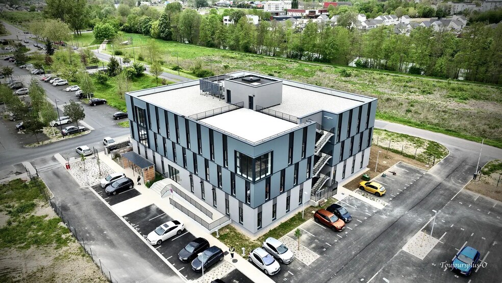 Bureau dans VAL-DE-REUIL à louer - Photo de l’immeuble – Image 1 sur 17