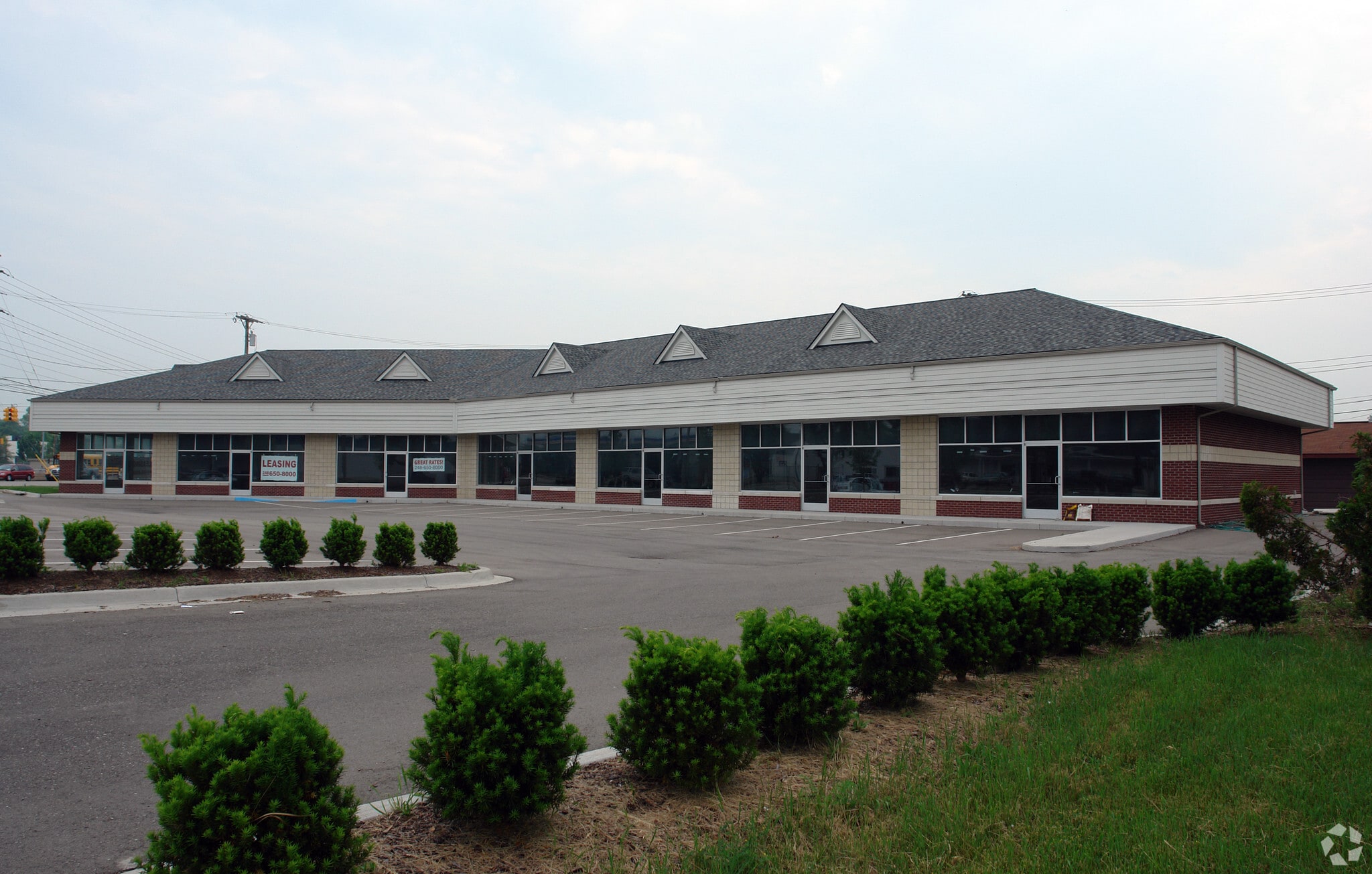 44844-44900 Utica Rd, Utica, MI à louer Photo de l’immeuble– Image 1 sur 6