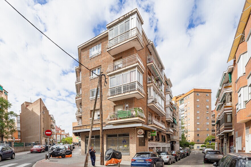 Calle Apóstol Santiago, 49, Madrid, Madrid à vendre - Photo de l’immeuble – Image 2 sur 2