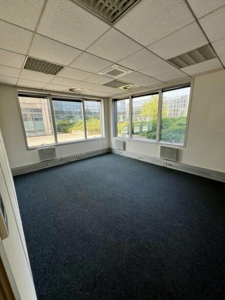 Bureau dans Villepinte à vendre - Photo intérieure – Image 1 sur 9