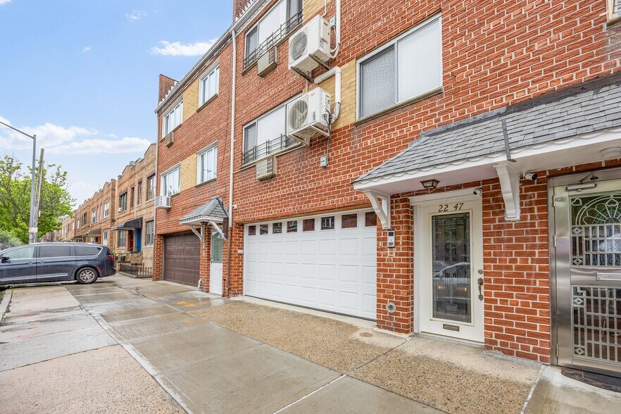 2247 Harman St, Ridgewood, NY à vendre - Photo de l’immeuble – Image 3 sur 20