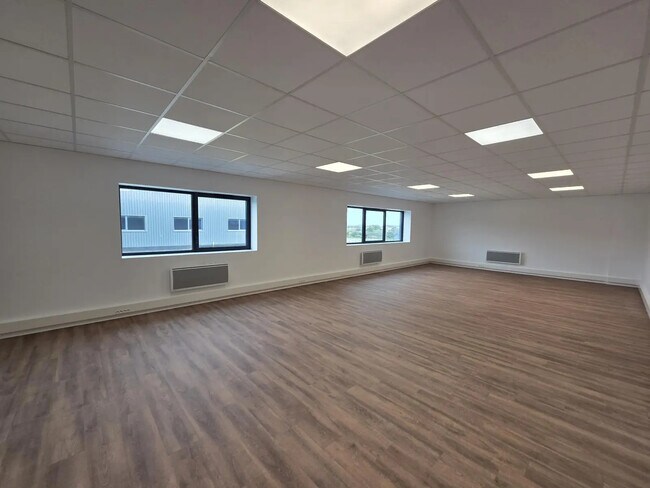 Plus de détails pour Industriel/Logistique à louer