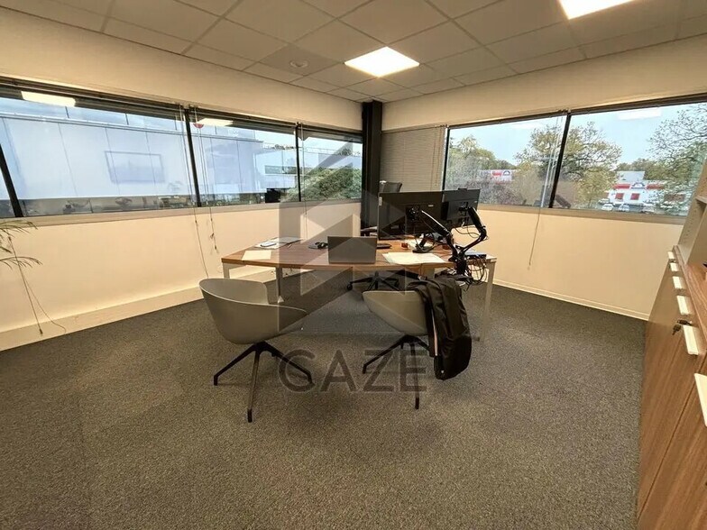 Bureau dans Floirac à louer - Photo de l’immeuble – Image 2 sur 6