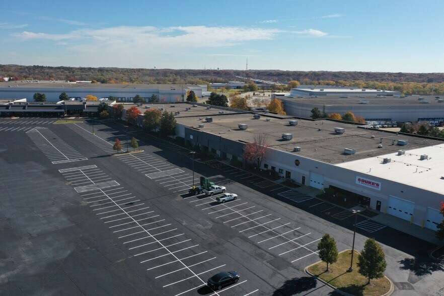 400-440 Airport Rd, Elgin, IL à louer - Photo de l’immeuble – Image 3 sur 8