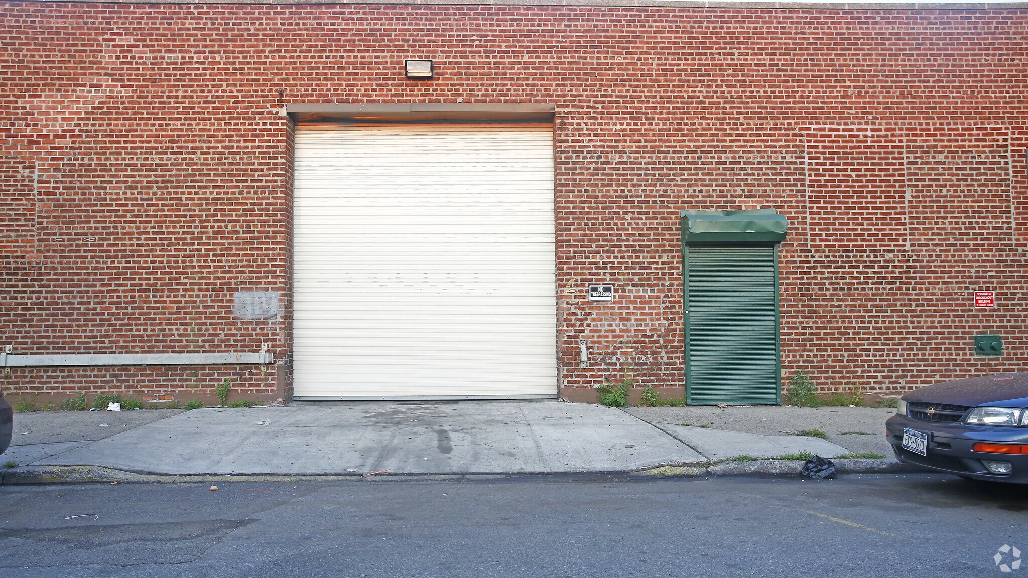 694 Atkins Ave, Brooklyn, NY à louer Photo de l’immeuble– Image 1 sur 5