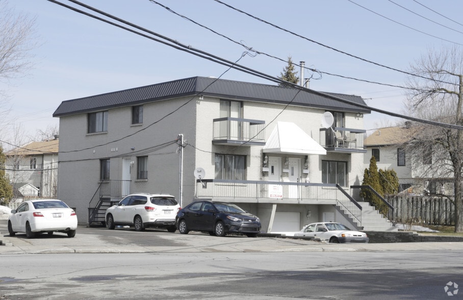 301-309 Rue Corbin, Laval, QC à vendre - Photo principale – Image 1 sur 2