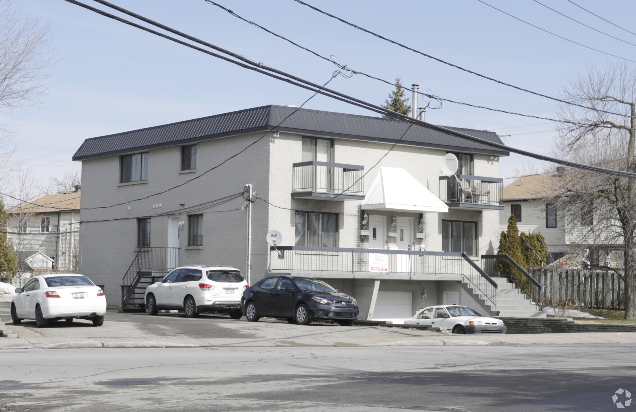 301-309 Rue Corbin, Laval, QC à vendre Photo principale– Image 1 sur 3