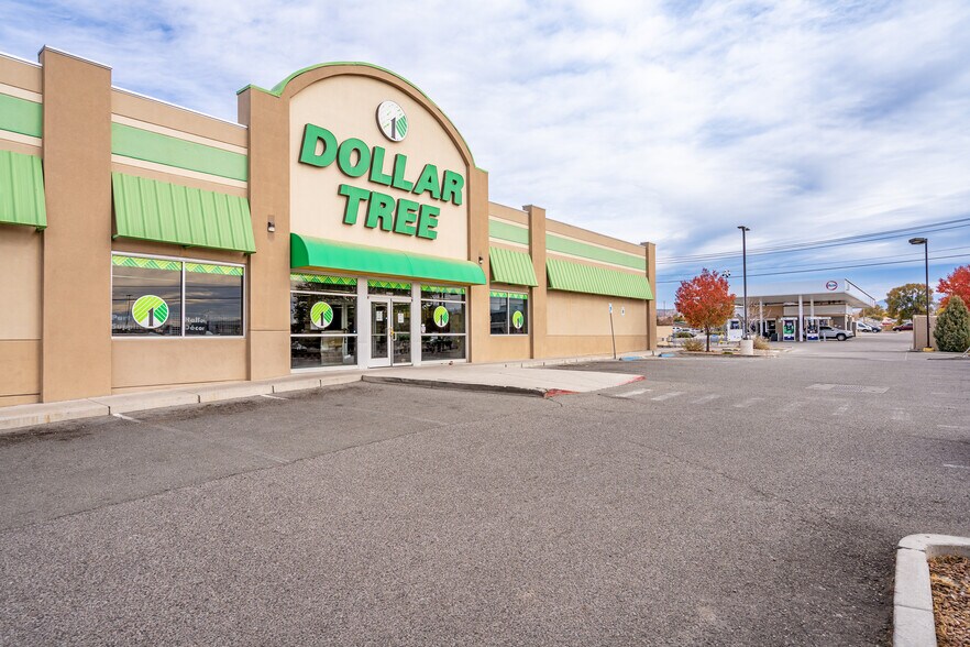 402 Carr Ln, Espanola, NM à louer - Photo de l’immeuble – Image 3 sur 22