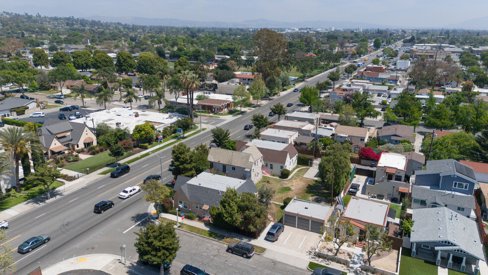 900 E Chapman Ave, Fullerton, CA à vendre - Photo de l’immeuble – Image 3 sur 14