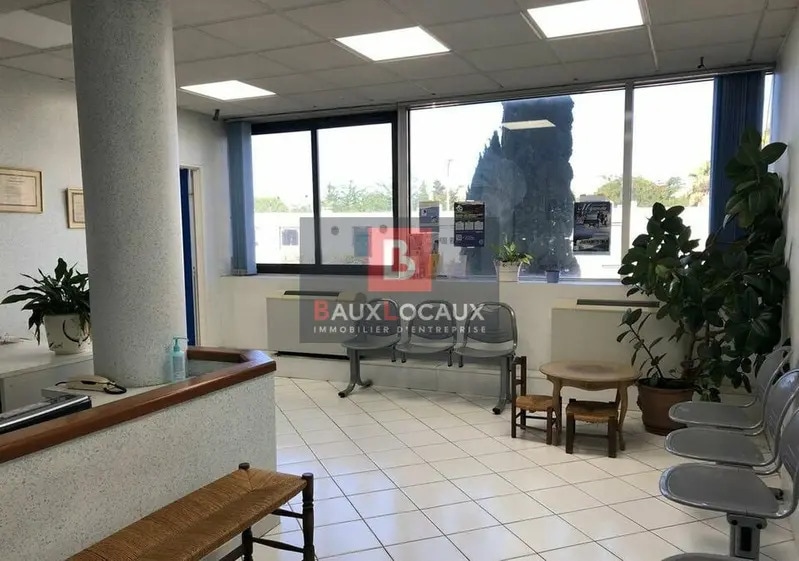 Bureau dans Nîmes à vendre - Photo intérieure – Image 2 sur 6