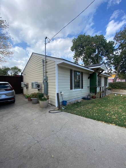 1303 M Ave, Plano, TX à vendre - Photo de l’immeuble – Image 3 sur 12