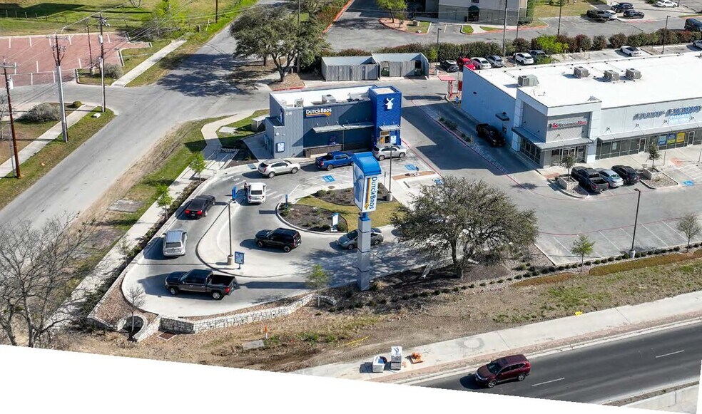 216 N Interstate 35, San Marcos, TX à vendre - Photo de l’immeuble – Image 2 sur 7