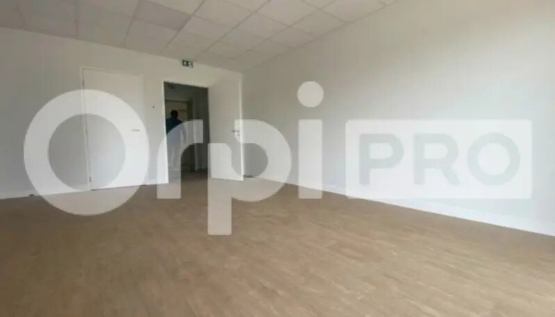 Bureau dans Angresse à vendre - Photo intérieure – Image 2 sur 3