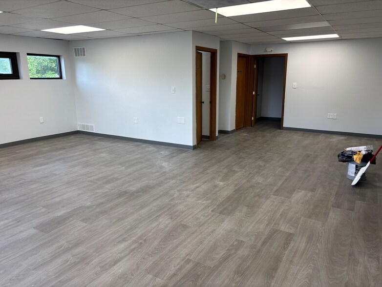 6246-6254 Corporate Center Dr, Dublin, OH à louer - Photo de l’immeuble – Image 3 sur 12