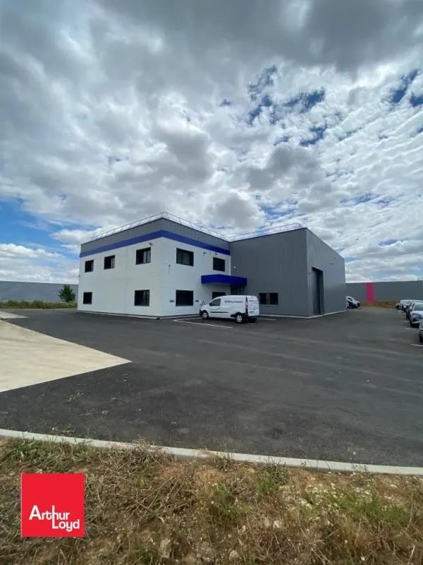 Plus de détails pour Local d'activités à louer