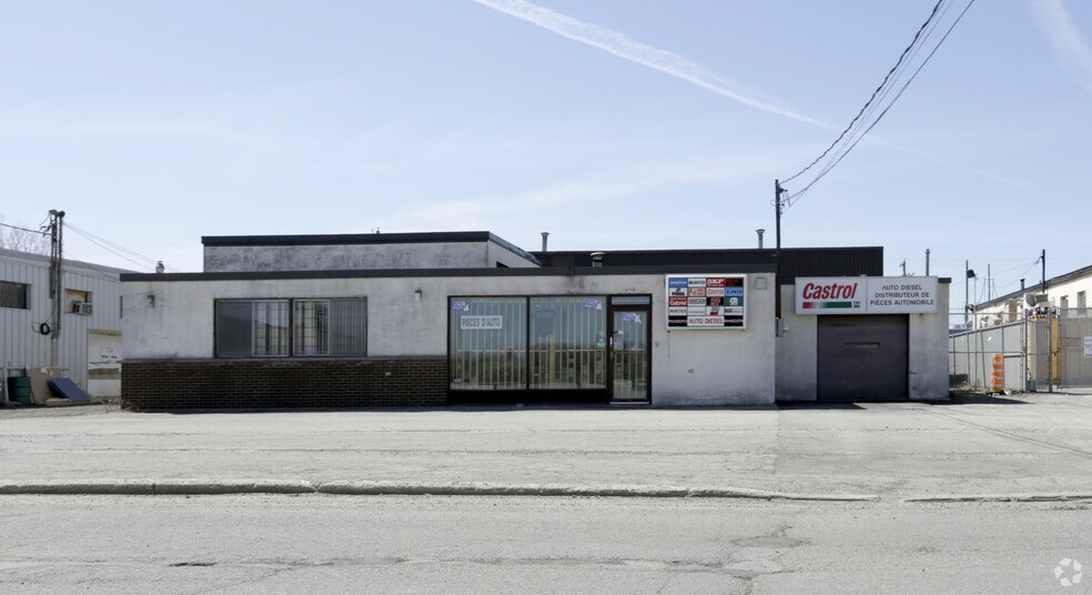 2040 Av Francis-Hughes, Laval, QC à vendre - Photo de l’immeuble – Image 2 sur 2