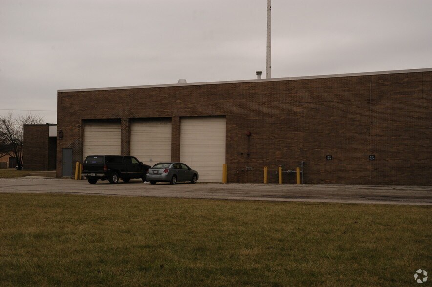 1550 W Bryn Mawr Ave, Itasca, IL à louer - Photo de l’immeuble – Image 3 sur 5