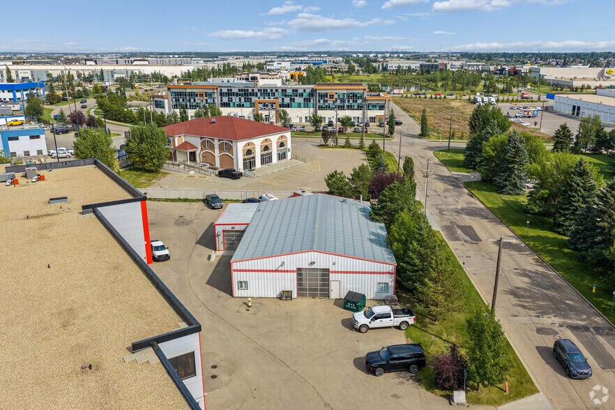 5550 53rd Ave NW, Edmonton, AB à vendre - Aérien – Image 3 sur 4