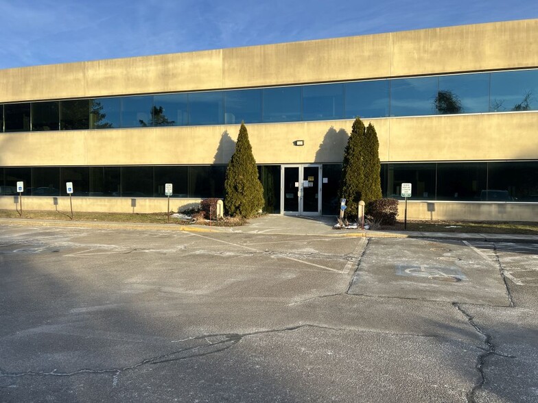 753 Boston Post Rd, Guilford, CT à louer - Photo de l’immeuble – Image 2 sur 12