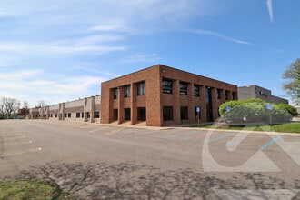 32535-32553 Schoolcraft Rd, Livonia, MI à louer Photo de l’immeuble– Image 1 sur 1