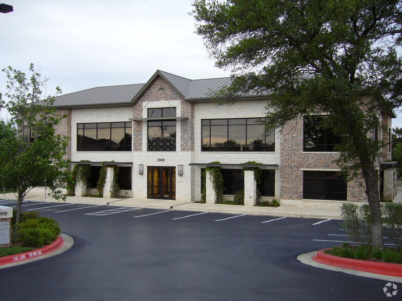 2508 Ashley Worth Blvd, Austin, TX à louer - Photo de l’immeuble – Image 2 sur 29