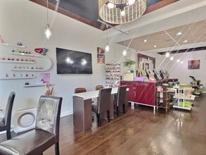 1700-1702 W Belmont Ave, Chicago, IL à louer Photo intérieure– Image 1 sur 10