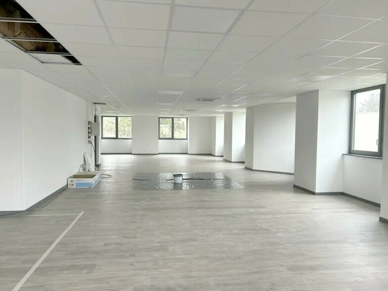 Bureau dans Vandoeuvre-les-Nancy à louer - Photo de l’immeuble – Image 3 sur 4