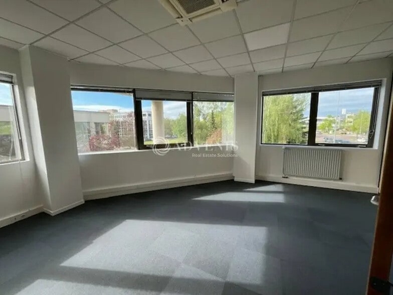 Bureau dans Poissy à louer - Photo intérieure – Image 3 sur 20