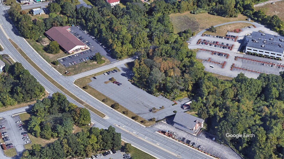 461 Swansea Mall Dr, Swansea, MA à vendre - Photo de l’immeuble – Image 1 sur 7