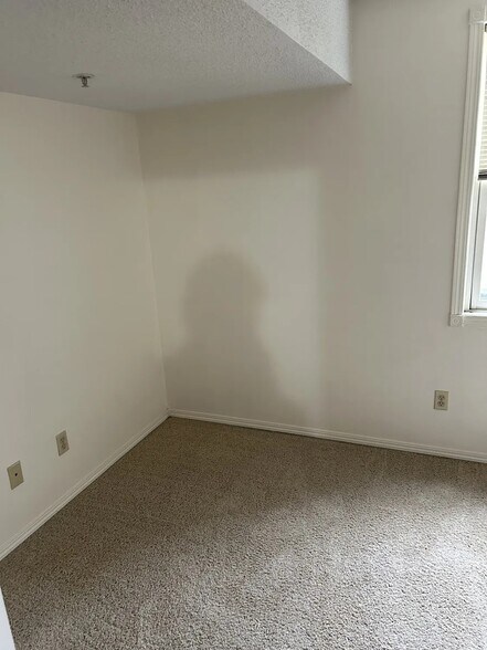 210 W Center St, Madison, SD à vendre - Photo intérieure – Image 2 sur 11