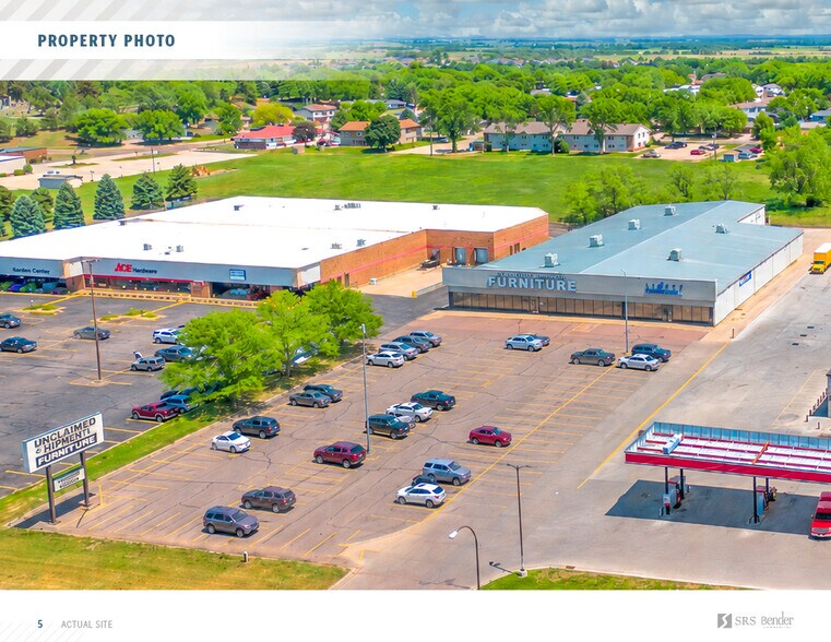 2320 Broadway Ave, Yankton, SD à vendre - Photo de l’immeuble – Image 3 sur 8